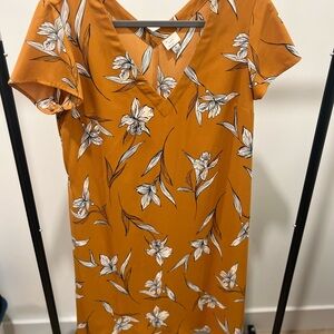 Mustard Yellow Floral V-Neck Short Sleeve Shift Dress - Medium